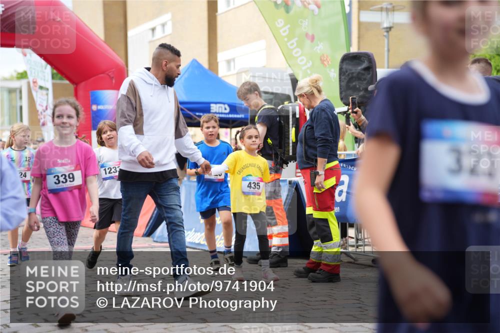 12.06.2026 - Holstenköstenlauf LAZAROV Photography http://msf.ph/oto/9741904 12.06.2026 16:09:20 Laufen 24, 12, 339, 1233, 435, 323, 438, 671, 816, 820, 1008, 1019, 1126, 1222, 1390, 1457 meine-sportfotos.de