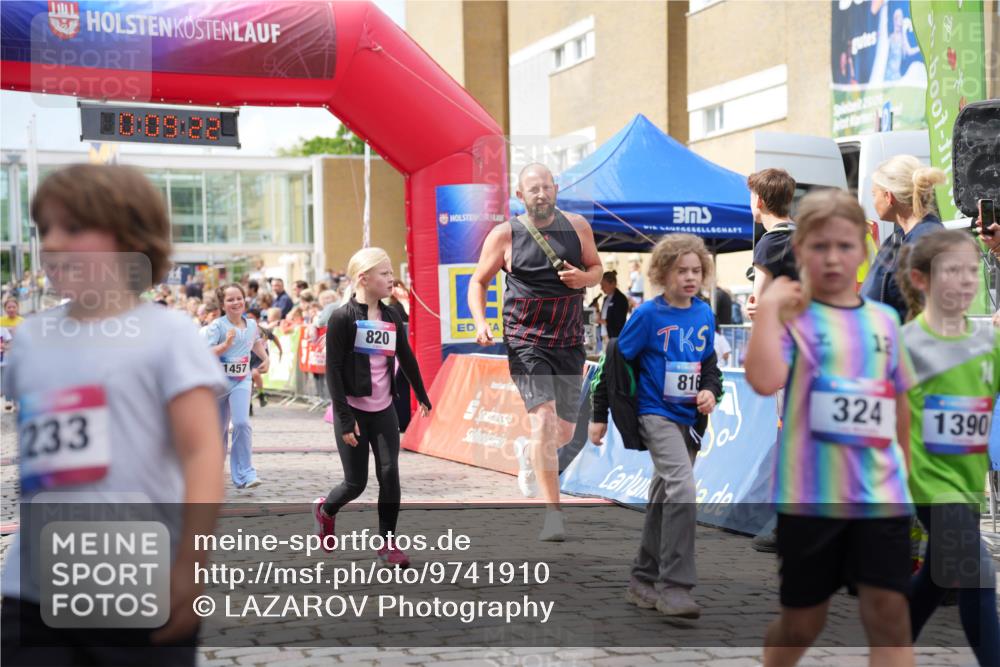 12.06.2026 - Holstenköstenlauf LAZAROV Photography http://msf.ph/oto/9741910 12.06.2026 16:09:24 Laufen 233, 9, 28, 2600, 820, 1457, 816, 324, 1390, 438, 572, 671, 773, 823, 1008, 1019, 1126, 1222, 1229, 1381, 1391, 1457 meine-sportfotos.de