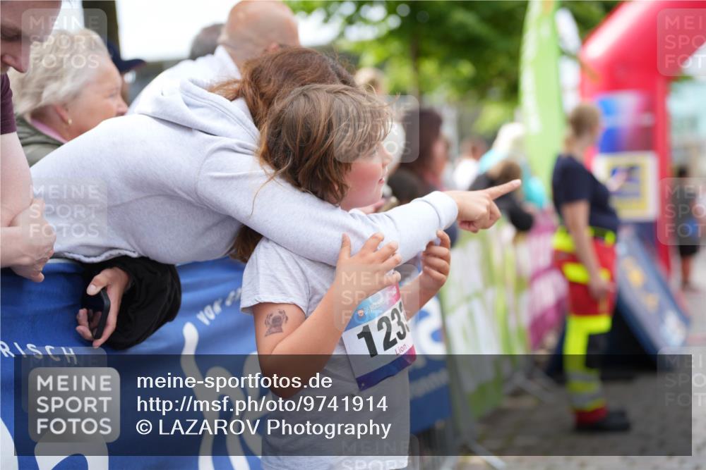 12.06.2026 - Holstenköstenlauf LAZAROV Photography http://msf.ph/oto/9741914 12.06.2026 16:09:27 Laufen 36, 123, 438, 555, 572, 671, 773, 823, 935, 1008, 1019, 1136, 1222, 1229, 1235, 1381, 1391 meine-sportfotos.de