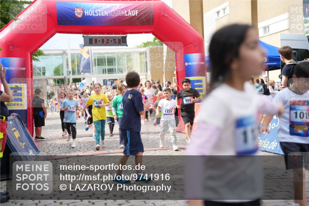 12.06.2026 - Holstenköstenlauf LAZAROV Photography http://msf.ph/oto/9741916 12.06.2026 16:09:29 Laufen 572, 438, 1381, 10, 1222, 959, 1015, 438, 555, 572, 773, 823, 935, 1008, 1136, 1229, 1235, 1381, 1391 meine-sportfotos.de