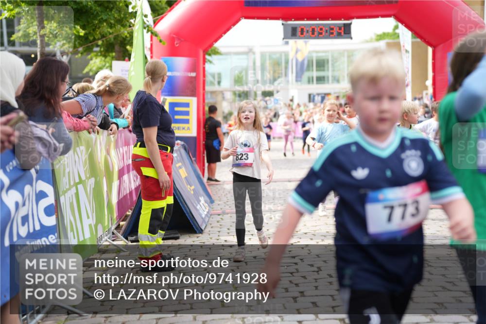 12.06.2026 - Holstenköstenlauf LAZAROV Photography http://msf.ph/oto/9741928 12.06.2026 16:09:36 Laufen 212, 823, 0, 09, 34, 773, 811, 822, 935, 1134, 1136, 1237, 1254 meine-sportfotos.de
