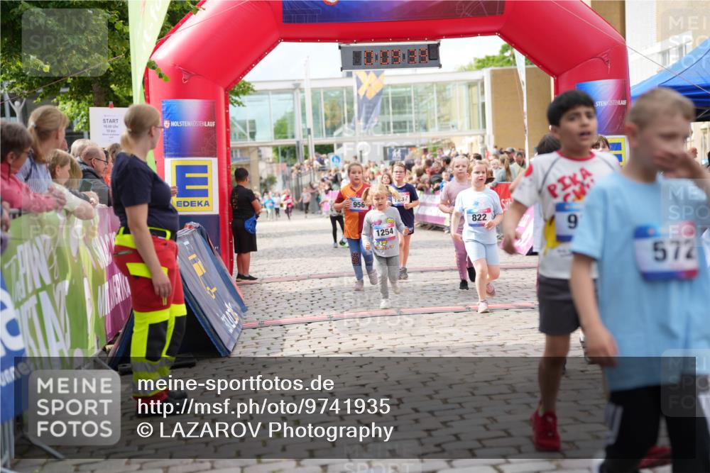 12.06.2026 - Holstenköstenlauf LAZAROV Photography http://msf.ph/oto/9741935 12.06.2026 16:09:41 Laufen 19, 00, 10, 956, 1254, 822, 9, 572, 332, 811, 822, 946, 1134, 1237, 1254 meine-sportfotos.de
