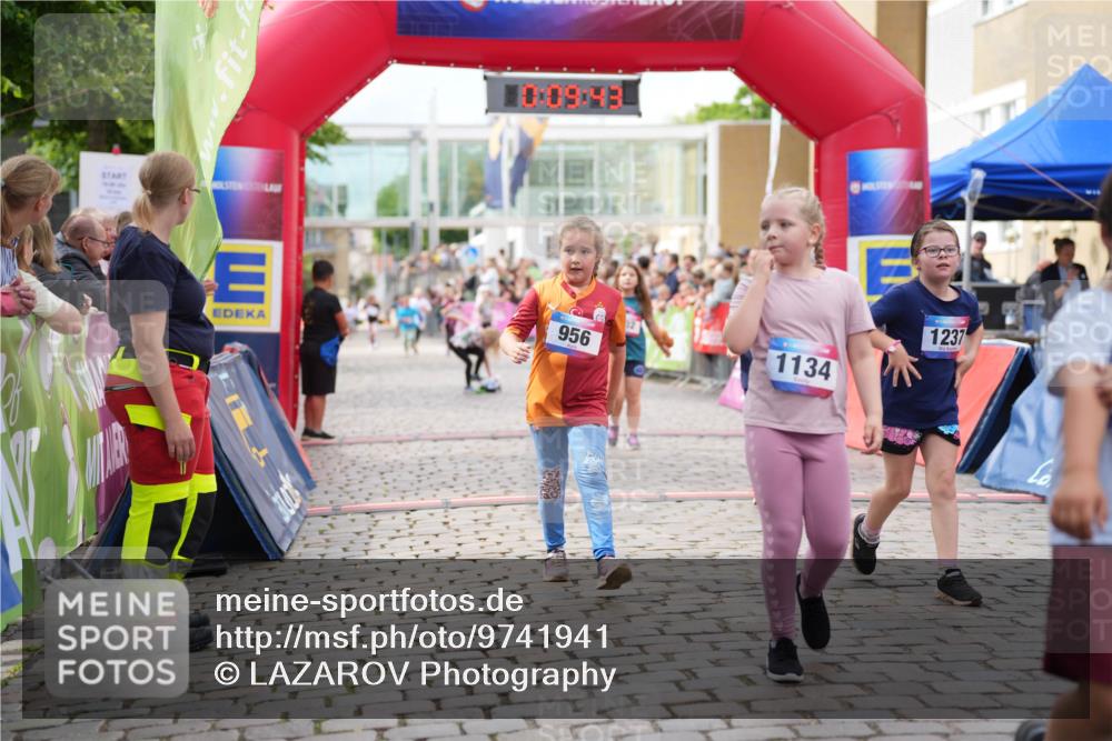 12.06.2026 - Holstenköstenlauf LAZAROV Photography http://msf.ph/oto/9741941 12.06.2026 16:09:45 Laufen 0, 09, 43, 956, 1134, 1237, 330, 332, 946, 1511, 1548 meine-sportfotos.de