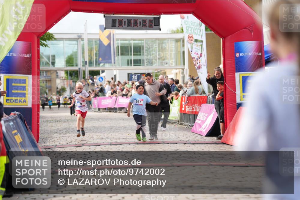 12.06.2026 - Holstenköstenlauf LAZAROV Photography http://msf.ph/oto/9742002 12.06.2026 16:10:38 Laufen 567, 1, 9, 567 meine-sportfotos.de