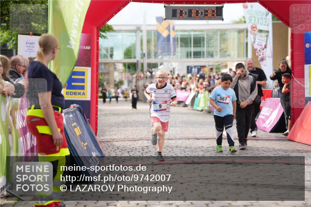 12.06.2026 - Holstenköstenlauf LAZAROV Photography http://msf.ph/oto/9742007 12.06.2026 16:10:40 Laufen 9, 567, 1, 9, 567 meine-sportfotos.de