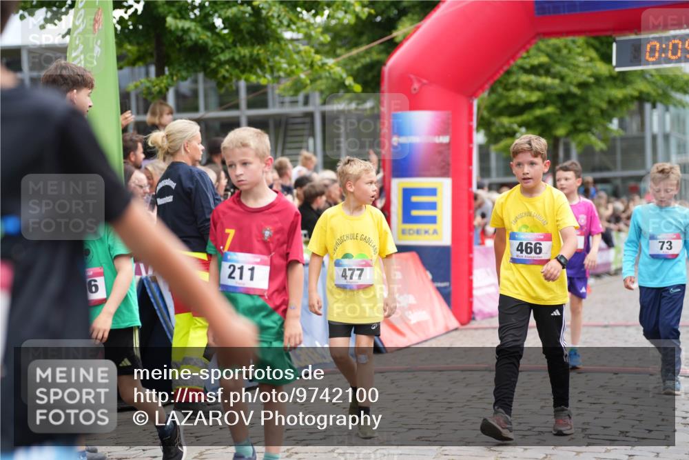 12.06.2026 - Holstenköstenlauf LAZAROV Photography http://msf.ph/oto/9742100 12.06.2026 16:20:48 Laufen 211, 477, 6, 466, 0, 09, 73, 94, 472, 475, 615, 840 meine-sportfotos.de