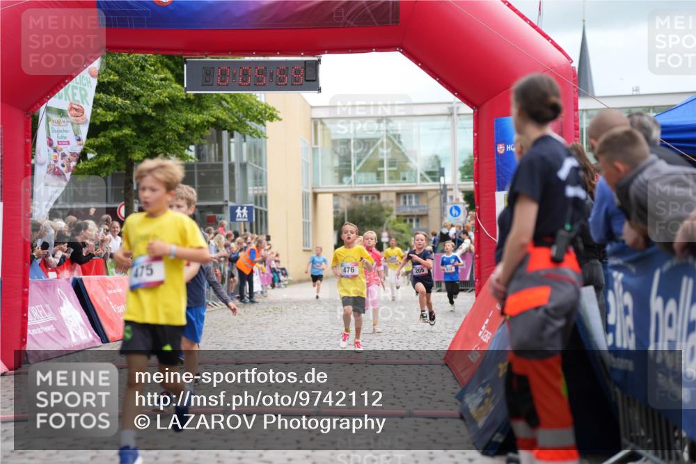 12.06.2026 - Holstenköstenlauf LAZAROV Photography http://msf.ph/oto/9742112 12.06.2026 16:20:56 Laufen 475, 476, 205, 132, 205, 298, 458, 475, 476, 599, 615, 832, 840, 1210, 1309, 1484 meine-sportfotos.de