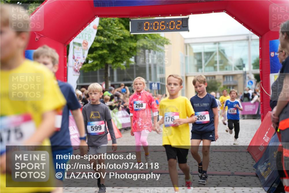 12.06.2026 - Holstenköstenlauf LAZAROV Photography http://msf.ph/oto/9742118 12.06.2026 16:21:00 Laufen 10, 08, 02, 175, 599, 298, 476, 205, 832, 205, 214, 298, 458, 476, 832, 1210, 1309, 1484 meine-sportfotos.de