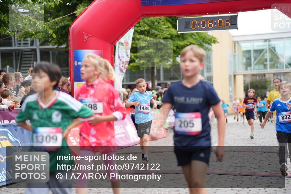 12.06.2026 - Holstenköstenlauf LAZAROV Photography http://msf.ph/oto/9742122 12.06.2026 16:21:03 Laufen 1309, 98, 0, 06, 08, 1484, 205, 832, 171, 214, 294, 315, 387, 458, 486, 604, 832, 1187, 1210, 1484 meine-sportfotos.de