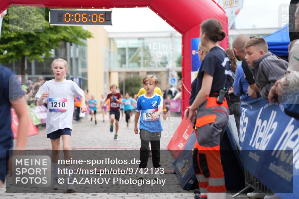 12.06.2026 - Holstenköstenlauf LAZAROV Photography http://msf.ph/oto/9742123 12.06.2026 16:21:04 Laufen 10, 06, 06, 1210, 832, 171, 213, 214, 294, 315, 387, 458, 486, 588, 604, 608, 832, 1187, 1210, 1484 meine-sportfotos.de