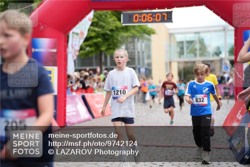 12.06.2026 - Holstenköstenlauf LAZAROV Photography http://msf.ph/oto/9742124 12.06.2026 16:21:05 Laufen 205, 1210, 0, 06, 07, 832, 171, 213, 214, 294, 315, 387, 458, 486, 588, 604, 608, 1187, 1210, 1484 meine-sportfotos.de