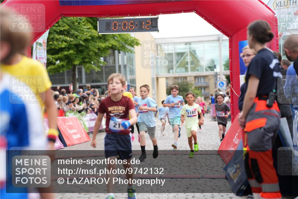 12.06.2026 - Holstenköstenlauf LAZAROV Photography http://msf.ph/oto/9742132 12.06.2026 16:21:10 Laufen 10, 08, 82, 508, 21, 1187, 213, 6, 12, 76, 168, 171, 213, 294, 315, 387, 462, 486, 588, 600, 604, 608, 1187 meine-sportfotos.de