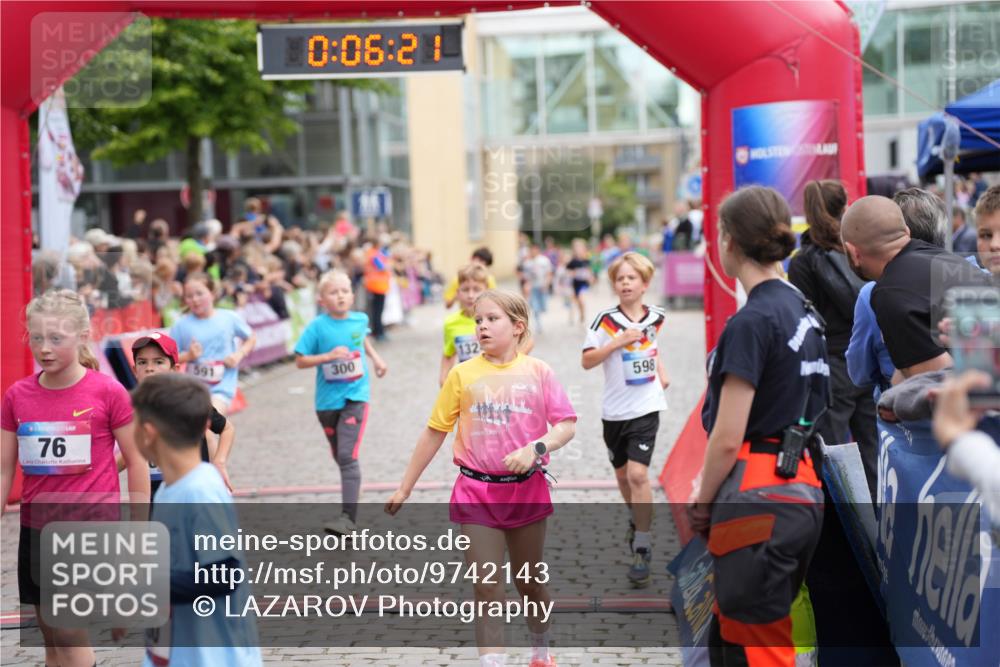 12.06.2026 - Holstenköstenlauf LAZAROV Photography http://msf.ph/oto/9742143 12.06.2026 16:21:19 Laufen 76, 591, 0, 06, 21, 132, 300, 598, 12, 210, 300, 459, 462, 591, 598, 825, 835, 1029, 1314, 1324 meine-sportfotos.de