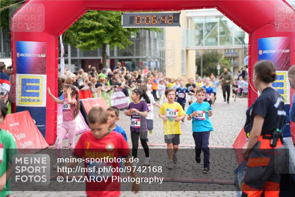 12.06.2026 - Holstenköstenlauf LAZAROV Photography http://msf.ph/oto/9742168 12.06.2026 16:21:40 Laufen 53, 71, 0, 08, 920, 954, 474, 92, 114, 292, 304, 316, 382, 468, 473, 474, 480, 605, 612, 829, 865, 868, 947, 953, 954, 1190, 1197, 1214, 1328, 1330, 1436 meine-sportfotos.de
