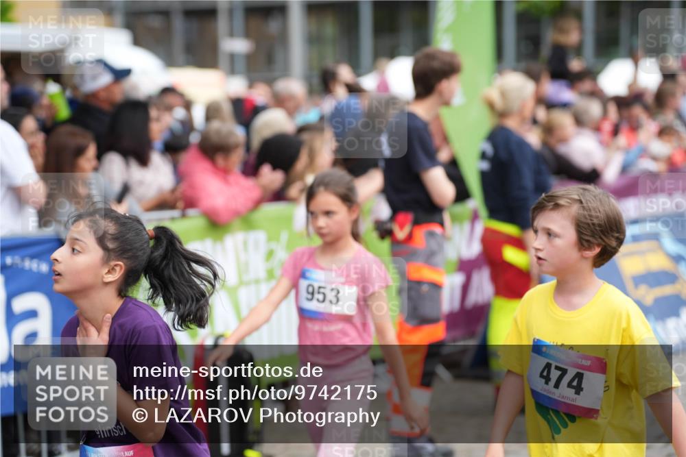 12.06.2026 - Holstenköstenlauf LAZAROV Photography http://msf.ph/oto/9742175 12.06.2026 16:21:46 Laufen 15, 953, 474, 86, 206, 304, 316, 382, 468, 473, 480, 597, 605, 612, 688, 829, 857, 866, 868, 1002, 1023, 1184, 1190, 1313, 1328, 1330, 1413, 1436, 1475 meine-sportfotos.de