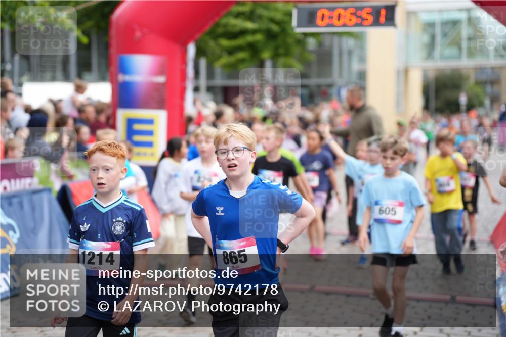 12.06.2026 - Holstenköstenlauf LAZAROV Photography http://msf.ph/oto/9742178 12.06.2026 16:21:48 Laufen 1214, 865, 0, 06, 51, 605, 86, 206, 316, 382, 468, 473, 480, 597, 605, 612, 688, 702, 829, 857, 866, 868, 1002, 1023, 1184, 1313, 1328, 1330, 1413, 1436, 1475, 1540 meine-sportfotos.de