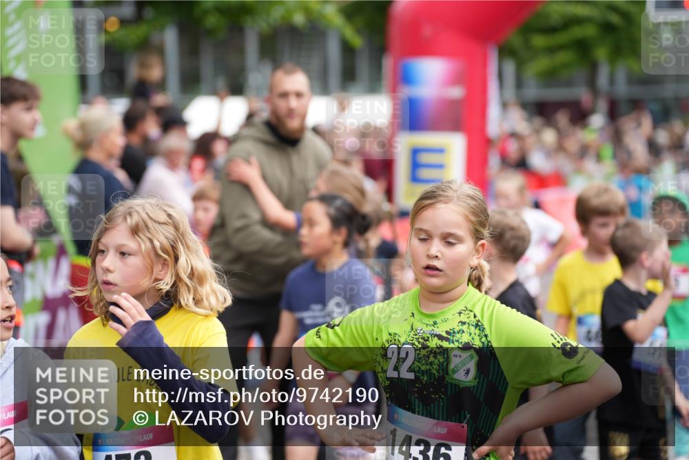 12.06.2026 - Holstenköstenlauf LAZAROV Photography http://msf.ph/oto/9742190 12.06.2026 16:21:56 Laufen 22, 36, 1436, 58, 5, 51, 131, 165, 206, 209, 289, 296, 301, 307, 694, 702, 706, 850, 851, 856, 861, 1102, 1111, 1199, 1320, 1525, 1540, 1560 meine-sportfotos.de