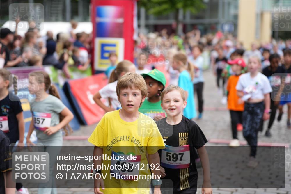 12.06.2026 - Holstenköstenlauf LAZAROV Photography http://msf.ph/oto/9742192 12.06.2026 16:21:58 Laufen 6, 857, 36, 468, 36, 597, 5, 51, 131, 165, 209, 289, 295, 296, 301, 307, 467, 689, 694, 702, 706, 850, 851, 856, 861, 1102, 1111, 1199, 1318, 1320, 1525, 1540, 1560 meine-sportfotos.de