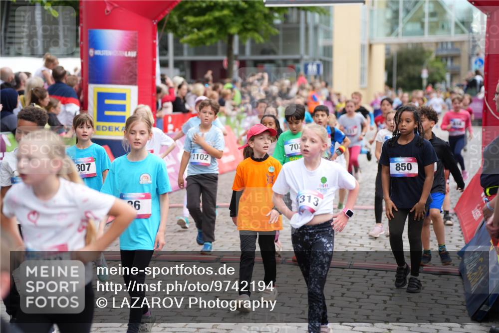 12.06.2026 - Holstenköstenlauf LAZAROV Photography http://msf.ph/oto/9742194 12.06.2026 16:21:59 Laufen 1023, 307, 6, 1102, 70, 313, 850, 5, 51, 131, 165, 209, 289, 295, 296, 301, 307, 467, 479, 610, 689, 694, 706, 850, 851, 856, 861, 1102, 1111, 1199, 1318, 1320, 1525, 1560 meine-sportfotos.de