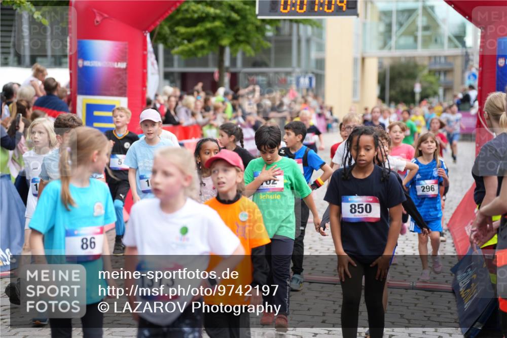 12.06.2026 - Holstenköstenlauf LAZAROV Photography http://msf.ph/oto/9742197 12.06.2026 16:22:01 Laufen 5, 86, 1313, 02, 850, 296, 5, 51, 131, 165, 209, 289, 295, 296, 301, 313, 467, 479, 583, 610, 689, 694, 706, 851, 856, 861, 1199, 1317, 1318, 1320 meine-sportfotos.de