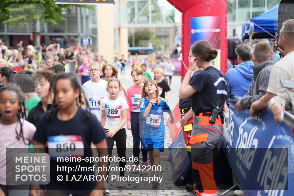 12.06.2026 - Holstenköstenlauf LAZAROV Photography http://msf.ph/oto/9742200 12.06.2026 16:22:03 Laufen 850, 119, 289, 85, 296, 5, 51, 131, 295, 296, 301, 313, 467, 479, 583, 610, 689, 694, 706, 851, 856, 861, 1317, 1318 meine-sportfotos.de