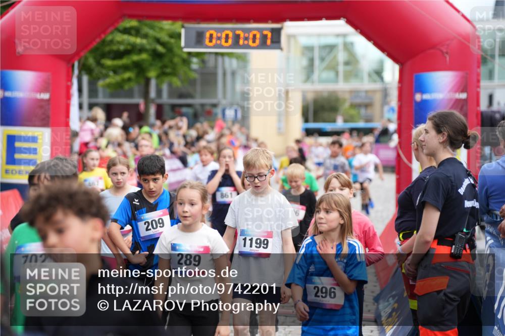 12.06.2026 - Holstenköstenlauf LAZAROV Photography http://msf.ph/oto/9742201 12.06.2026 16:22:05 Laufen 0, 07, 07, 702, 209, 289, 861, 1199, 296, 51, 295, 313, 380, 467, 479, 583, 610, 689, 851, 861, 1193, 1315, 1317, 1318, 1460 meine-sportfotos.de