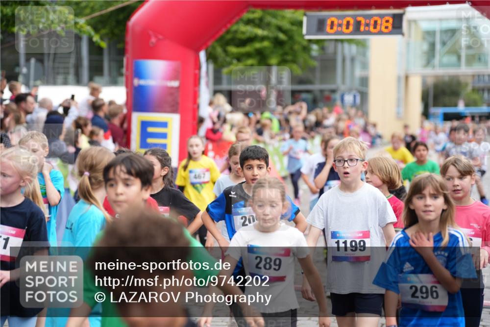 12.06.2026 - Holstenköstenlauf LAZAROV Photography http://msf.ph/oto/9742202 12.06.2026 16:22:06 Laufen 1, 20, 0, 07, 08, 289, 1199, 296, 51, 137, 295, 313, 380, 467, 479, 583, 610, 689, 861, 1193, 1315, 1317, 1318, 1460 meine-sportfotos.de