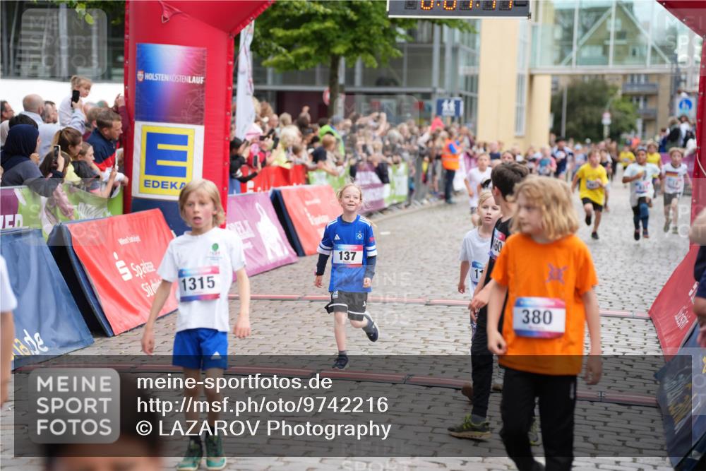 12.06.2026 - Holstenköstenlauf LAZAROV Photography http://msf.ph/oto/9742216 12.06.2026 16:22:15 Laufen 5, 1315, 137, 160, 380, 28, 97, 137, 380, 461, 485, 833, 838, 1022, 1032, 1183, 1192, 1193, 1211, 1315 meine-sportfotos.de