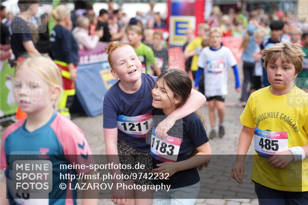 12.06.2026 - Holstenköstenlauf LAZAROV Photography http://msf.ph/oto/9742232 12.06.2026 16:22:26 Laufen 28, 77, 36, 1211, 1183, 36, 485, 145, 169, 212, 302, 383, 386, 464, 478, 482, 684, 772, 831, 836, 839, 842, 848, 849, 859, 860, 864, 962, 1025, 1033, 1118, 1200, 1395, 1435, 1543 meine-sportfotos.de