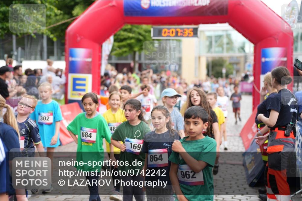 12.06.2026 - Holstenköstenlauf LAZAROV Photography http://msf.ph/oto/9742242 12.06.2026 16:22:33 Laufen 0, 07, 35, 302, 684, 48, 169, 864, 962, 166, 303, 576, 584, 676, 828, 842, 847, 848, 859, 951, 1025, 1118, 1476, 1543 meine-sportfotos.de