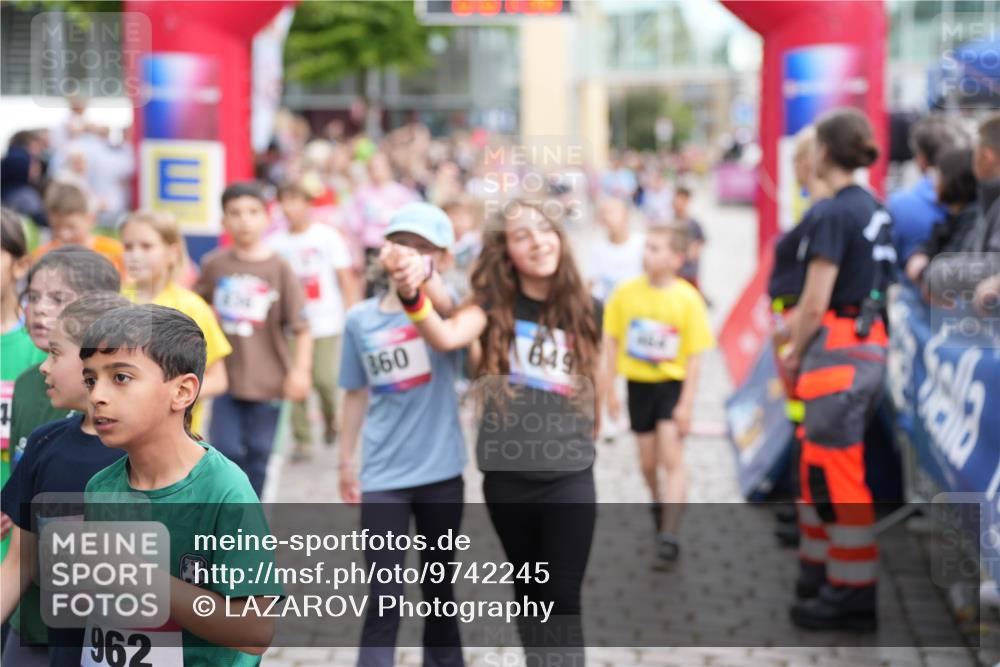 12.06.2026 - Holstenköstenlauf LAZAROV Photography http://msf.ph/oto/9742245 12.06.2026 16:22:34 Laufen 864, 962, 860, 649, 166, 303, 576, 584, 676, 828, 847, 848, 859, 951, 1025, 1118, 1476, 1543 meine-sportfotos.de