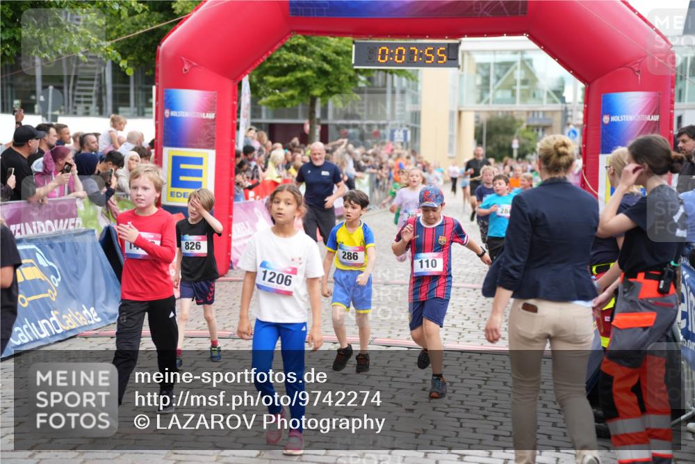 12.06.2026 - Holstenköstenlauf LAZAROV Photography http://msf.ph/oto/9742274 12.06.2026 16:22:52 Laufen 826, 1206, 0, 07, 55, 286, 110, 284, 61, 110, 284, 285, 286, 288, 297, 305, 385, 481, 589, 693, 695, 703, 826, 844, 845, 1028, 1100, 1113, 1185, 1220 meine-sportfotos.de