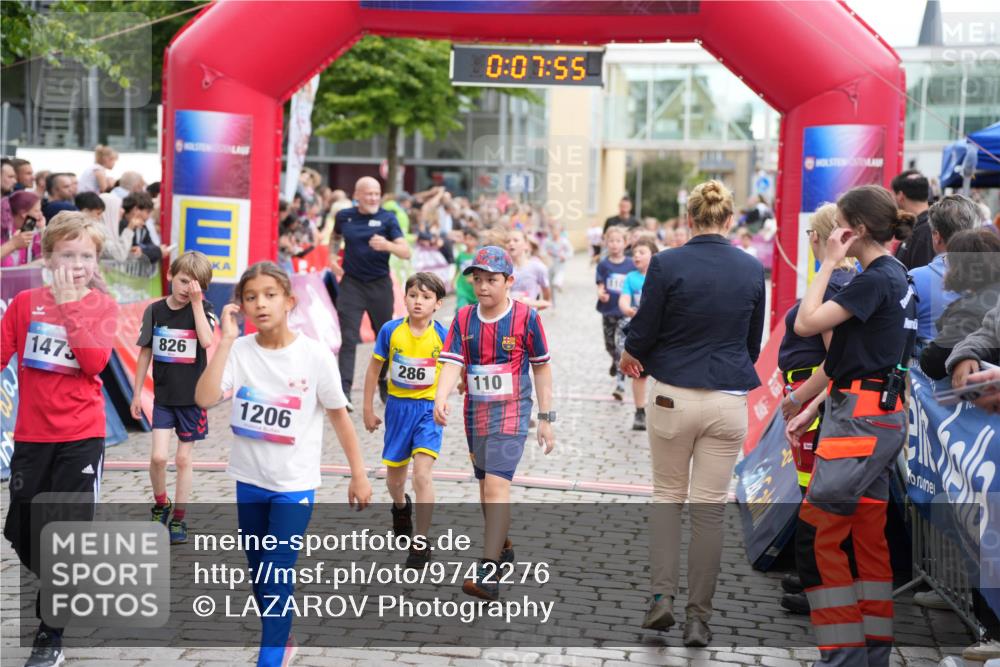 12.06.2026 - Holstenköstenlauf LAZAROV Photography http://msf.ph/oto/9742276 12.06.2026 16:22:53 Laufen 1475, 826, 1206, 286, 0, 07, 55, 110, 61, 110, 284, 285, 286, 288, 297, 305, 385, 481, 589, 693, 695, 703, 826, 844, 845, 1028, 1100, 1113, 1185, 1220 meine-sportfotos.de