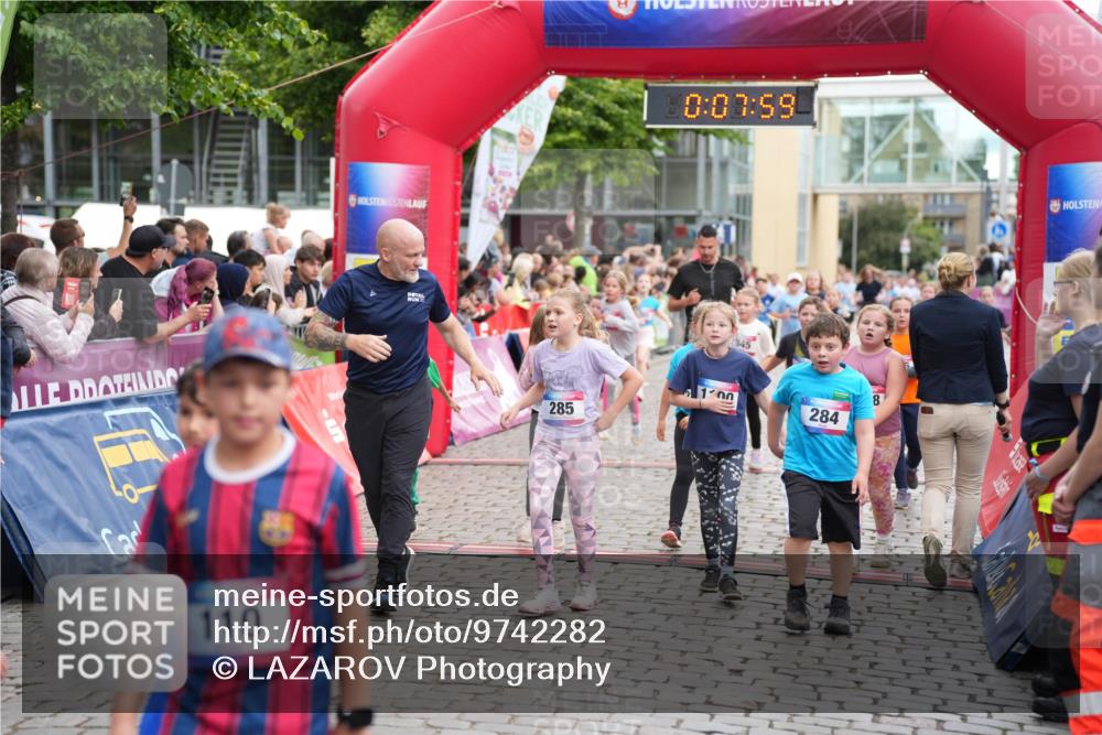 12.06.2026 - Holstenköstenlauf LAZAROV Photography http://msf.ph/oto/9742282 12.06.2026 16:22:56 Laufen 110, 285, 0, 07, 59, 845, 8, 100, 284, 61, 285, 288, 297, 305, 385, 481, 589, 693, 695, 703, 844, 845, 1028, 1100, 1113, 1185, 1186, 1220, 1329 meine-sportfotos.de
