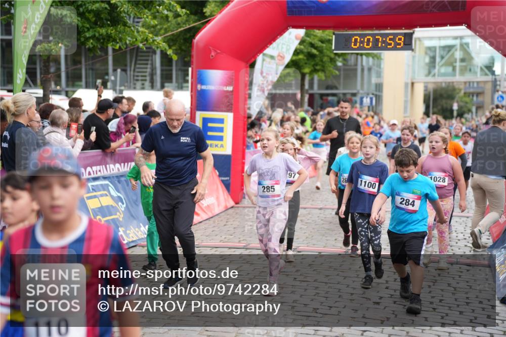 12.06.2026 - Holstenköstenlauf LAZAROV Photography http://msf.ph/oto/9742284 12.06.2026 16:22:57 Laufen 110, 20, 285, 97, 30, 07, 59, 28, 1100, 284, 1028, 61, 288, 297, 305, 385, 481, 589, 693, 695, 703, 844, 845, 1026, 1028, 1113, 1185, 1186, 1220, 1329 meine-sportfotos.de