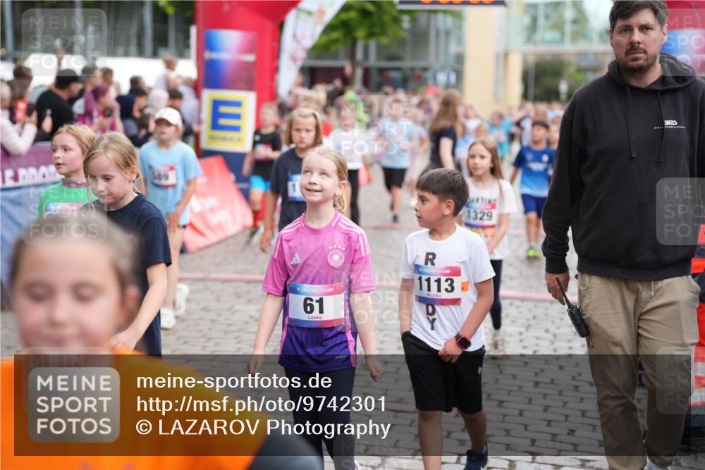 12.06.2026 - Holstenköstenlauf LAZAROV Photography http://msf.ph/oto/9742301 12.06.2026 16:23:06 Laufen 61, 1113, 1329, 131, 167, 215, 293, 312, 607, 705, 824, 834, 855, 1026, 1098, 1105, 1194, 1205, 1213, 1310, 1319, 1323, 1536 meine-sportfotos.de