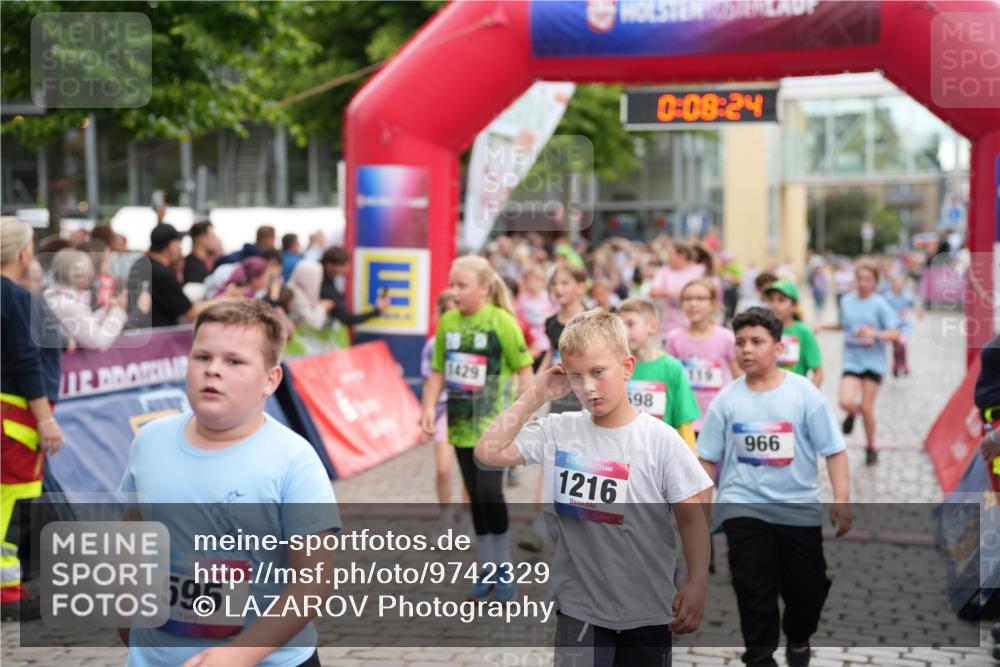 12.06.2026 - Holstenköstenlauf LAZAROV Photography http://msf.ph/oto/9742329 12.06.2026 16:23:22 Laufen 595, 1429, 1216, 0, 08, 24, 98, 966, 67, 98, 119, 138, 164, 207, 465, 582, 586, 590, 593, 602, 685, 686, 841, 1201, 1209, 1425, 1502 meine-sportfotos.de