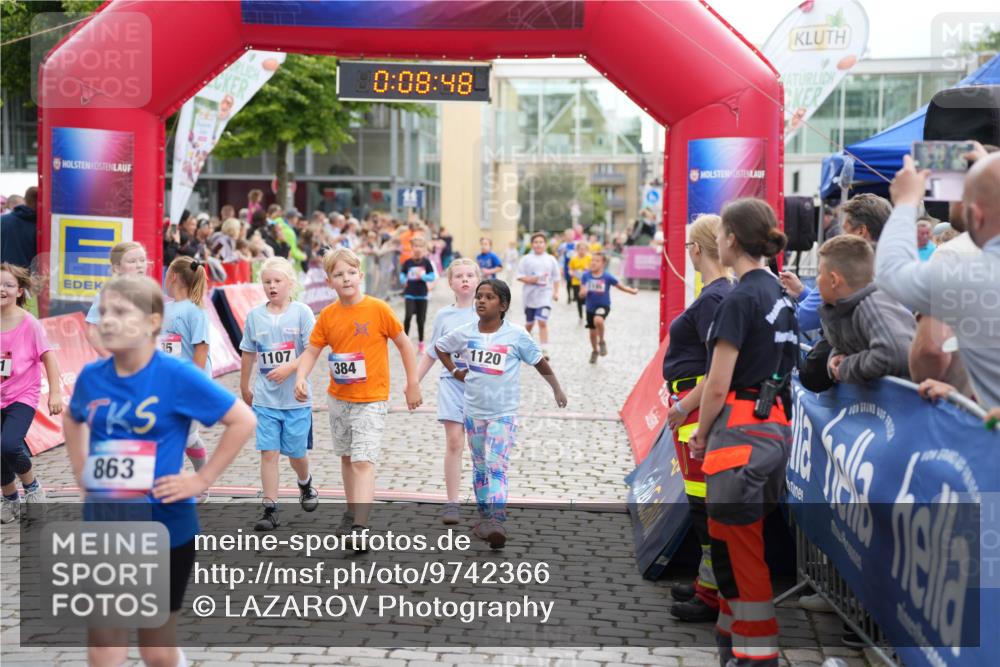 12.06.2026 - Holstenköstenlauf LAZAROV Photography http://msf.ph/oto/9742366 12.06.2026 16:23:46 Laufen 863, 35, 0, 08, 48, 1107, 1120, 384, 308, 587, 846, 858, 1195, 1202, 1326, 1378, 1491 meine-sportfotos.de