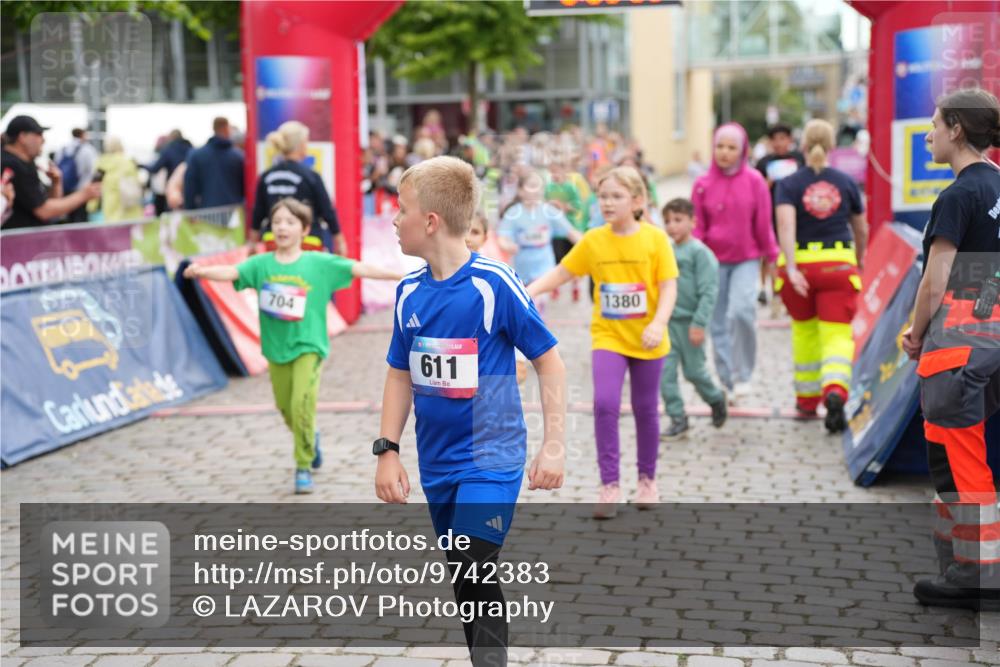 12.06.2026 - Holstenköstenlauf LAZAROV Photography http://msf.ph/oto/9742383 12.06.2026 16:24:01 Laufen 704, 611, 1380, 460, 579, 580, 675, 690, 692, 704, 1109, 1117, 1191, 1331, 1467 meine-sportfotos.de