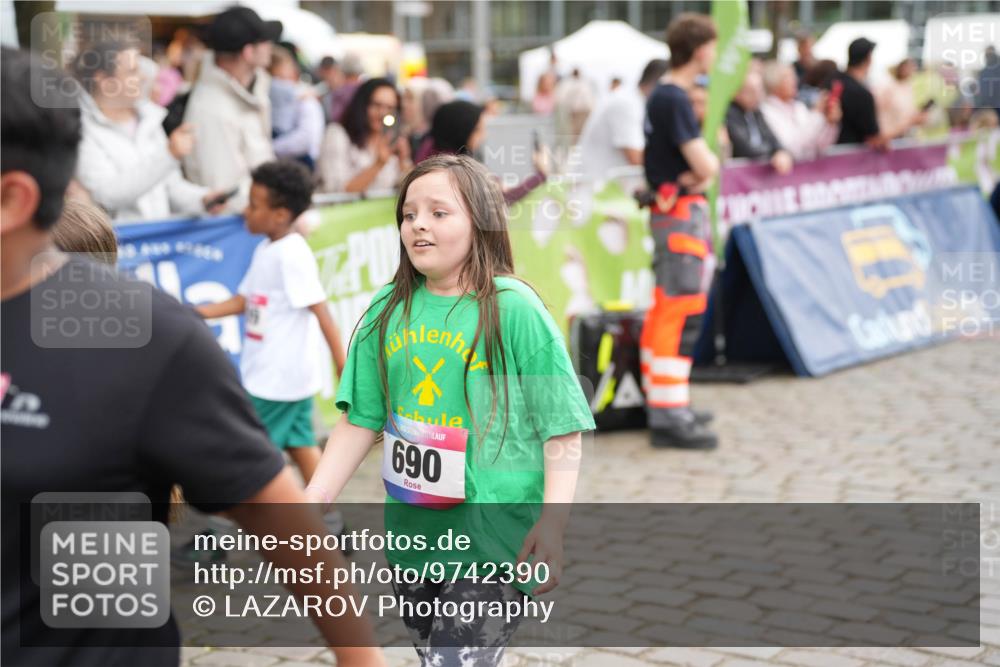12.06.2026 - Holstenköstenlauf LAZAROV Photography http://msf.ph/oto/9742390 12.06.2026 16:24:11 Laufen 690, 577, 578, 1191, 1204, 1311, 1331 meine-sportfotos.de