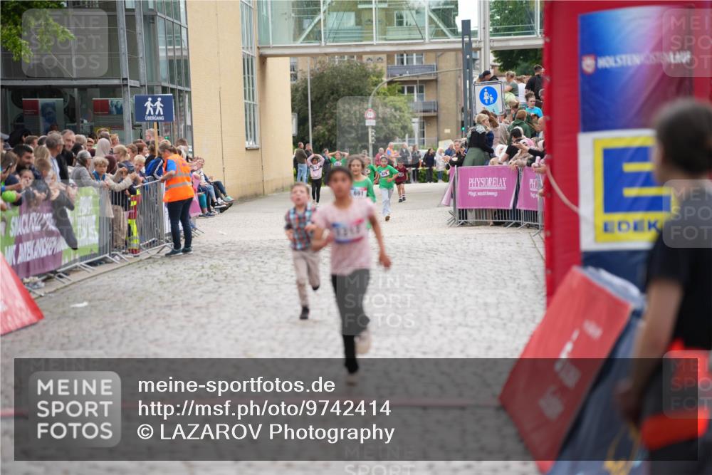 12.06.2026 - Holstenköstenlauf LAZAROV Photography http://msf.ph/oto/9742414 12.06.2026 16:24:30 Laufen 691, 1212 meine-sportfotos.de