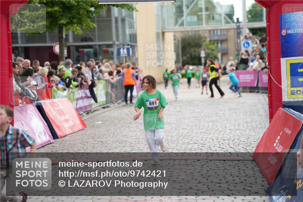 12.06.2026 - Holstenköstenlauf LAZAROV Photography http://msf.ph/oto/9742421 12.06.2026 16:24:35 Laufen 691, 691 meine-sportfotos.de