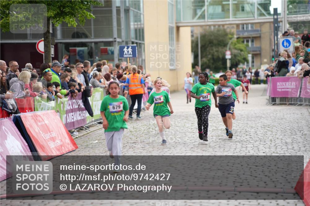 12.06.2026 - Holstenköstenlauf LAZAROV Photography http://msf.ph/oto/9742427 12.06.2026 16:24:44 Laufen 678, 679, 682, 217, 677, 678, 679, 681, 682 meine-sportfotos.de