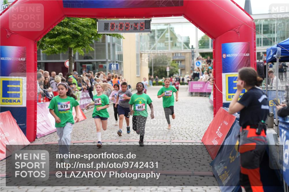12.06.2026 - Holstenköstenlauf LAZAROV Photography http://msf.ph/oto/9742431 12.06.2026 16:24:47 Laufen 679, 681, 121, 678, 682, 677, 678, 679, 681, 682 meine-sportfotos.de