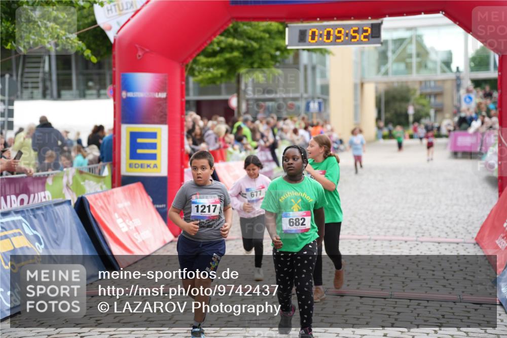12.06.2026 - Holstenköstenlauf LAZAROV Photography http://msf.ph/oto/9742437 12.06.2026 16:24:50 Laufen 677, 1217, 682, 10, 09, 52, 677, 678, 681, 682, 1422 meine-sportfotos.de