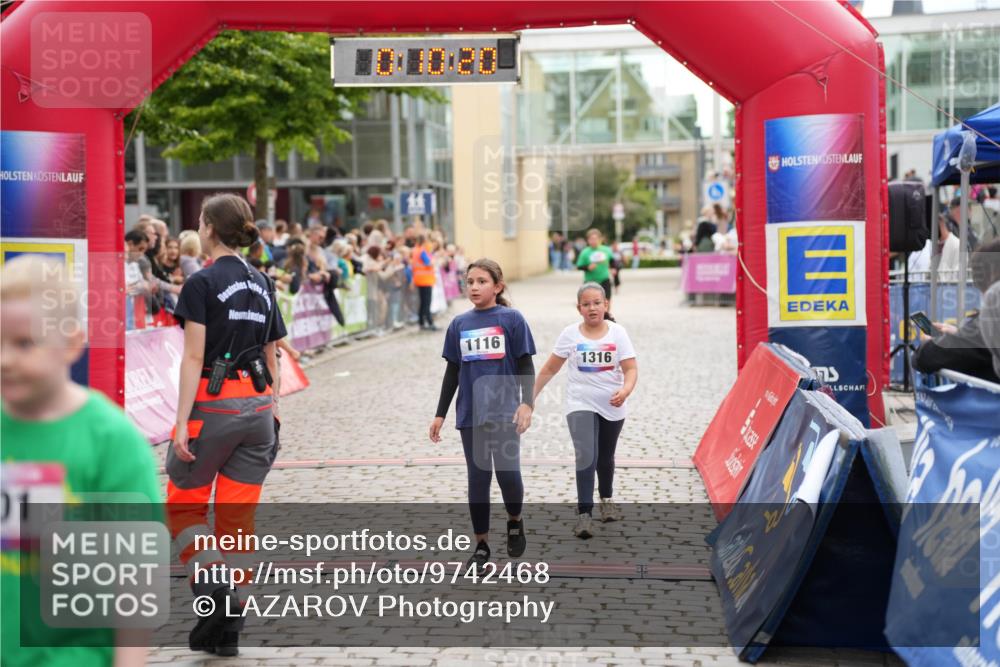 12.06.2026 - Holstenköstenlauf LAZAROV Photography http://msf.ph/oto/9742468 12.06.2026 16:25:17 Laufen 01, 15715, 1116, 1316, 699, 1116, 1316 meine-sportfotos.de