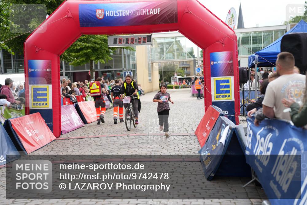 12.06.2026 - Holstenköstenlauf LAZAROV Photography http://msf.ph/oto/9742478 12.06.2026 16:25:32 Laufen 1322, 75, 1322 meine-sportfotos.de