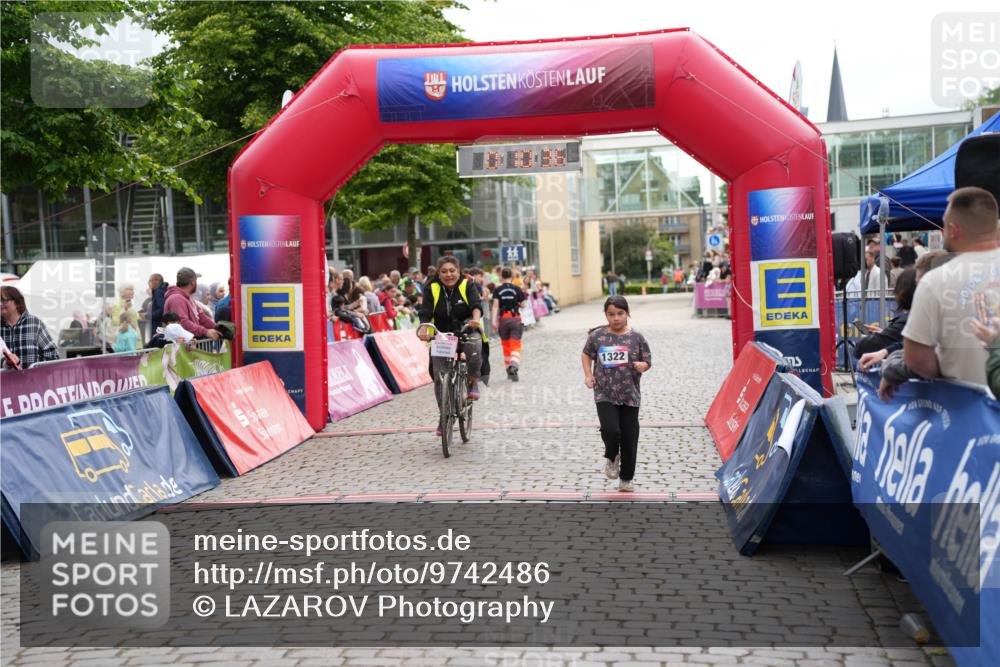 12.06.2026 - Holstenköstenlauf LAZAROV Photography http://msf.ph/oto/9742486 12.06.2026 16:25:33 Laufen 1322, 1322 meine-sportfotos.de