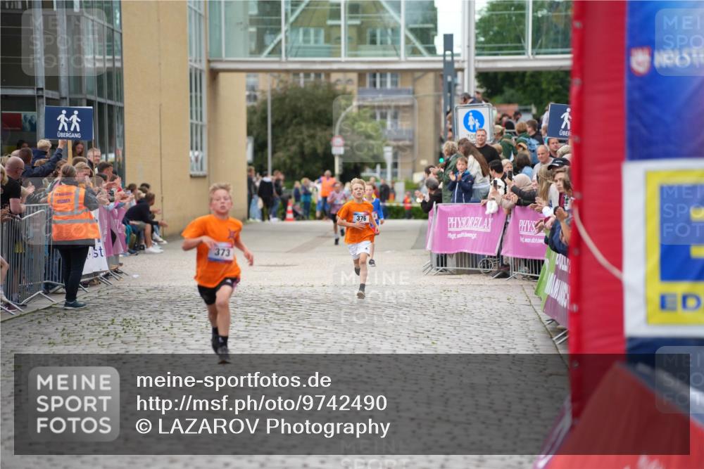 12.06.2026 - Holstenköstenlauf LAZAROV Photography http://msf.ph/oto/9742490 12.06.2026 16:34:49 Laufen 373, 701, 376, 373, 376 meine-sportfotos.de