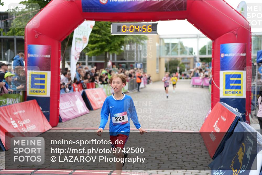 12.06.2026 - Holstenköstenlauf LAZAROV Photography http://msf.ph/oto/9742500 12.06.2026 16:34:58 Laufen 0, 04, 56, 224, 224, 371, 490 meine-sportfotos.de